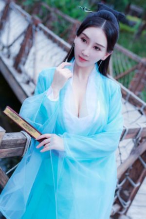 《漂亮的女邻居》hd在线观看_免费手机观看