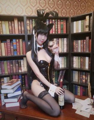 美女镇楼游戏特色_1080BD在线观看